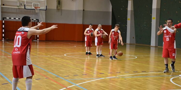 Down Sendromlular Milli Takımı'ndan ABD'ye Farklı Galibiyet