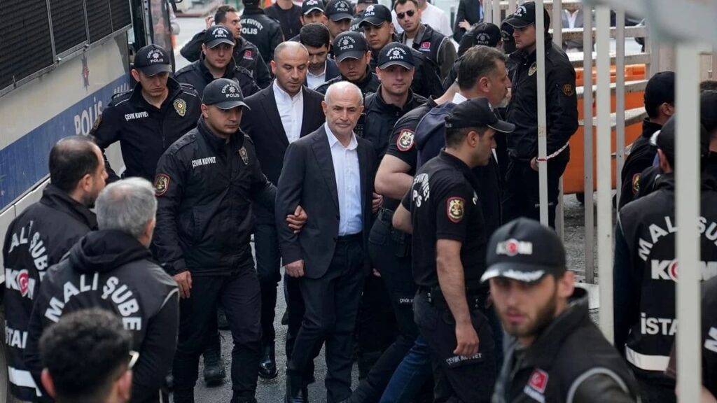 Ekrem İmamoğlu’ndan sevk görüntülerine tepki: Yarına kalır yanınıza kalmaz