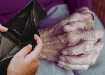 Emekliden Bayram İsyanı: Hindinin Fiyatı Bile Maaşım Kadar