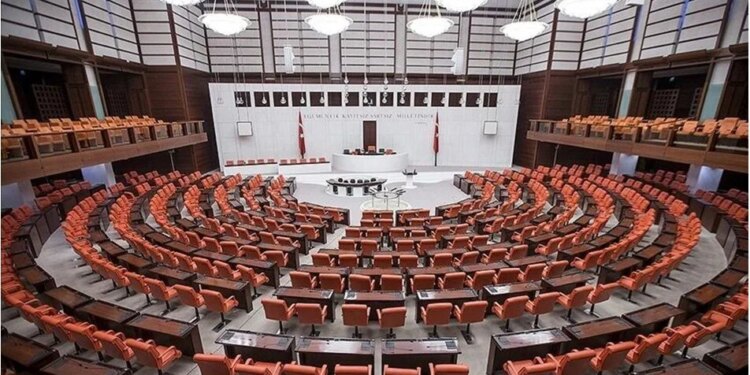 Erdoğan, Meclis'te "Terörsüz Türkiye" komisyonu kurulması için yeşil ışık yaktı