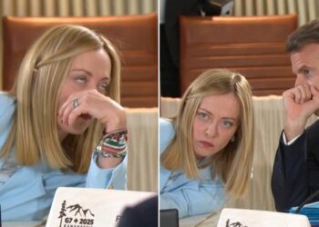 G7 Zirvesine Damga Vuran Görüntü: Macron Kulağına Eğildi, Meloni Kameraya Fena Yakalandı...