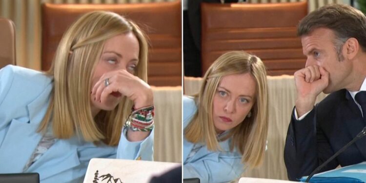 G7 Zirvesine Damga Vuran Görüntü: Macron Kulağına Eğildi, Meloni Kameraya Fena Yakalandı...