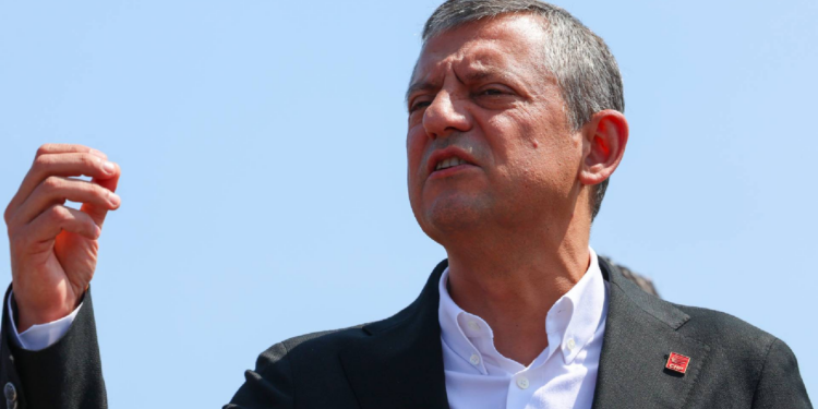 Genel Başkan, İmamoğlu'na "Kurultay tertemiz, kimse lekeleyemez" demiş