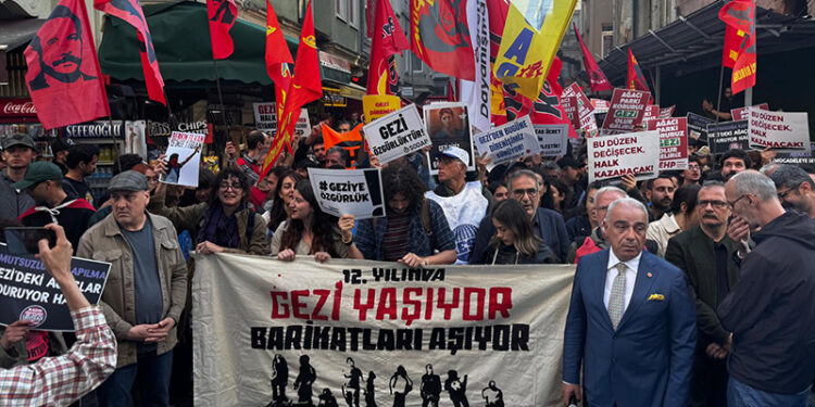 Gezi Parkı anmasında gözaltına alınan 12 kişi adli kontrol şartıyla serbest