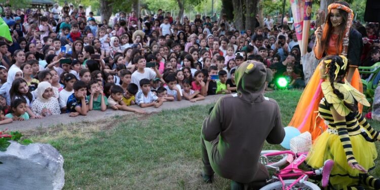 Gezici Çocuk Tiyatro Günleri’nde çocuklar doyasıya eğlendi