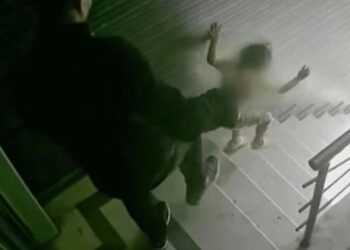 Görüntüler Dehşete Düşürdü! Cani Baba, Çocuğuna Kabusu Yaşattı