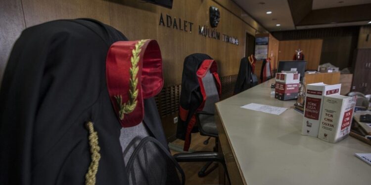 Hakim ve Savcıların Terfi Kararları Resmi Gazete'de