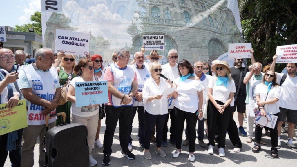 Haydarpaşa için 700'üncü hafta nöbeti