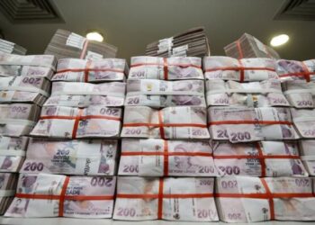 Hazinenin uzun vadeli borçlanmasının nedeni enflasyonun düşeceğine inanmamaları olabilir