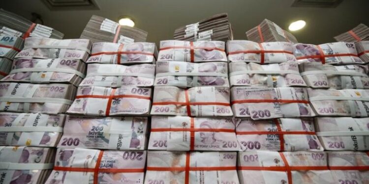 Hazinenin uzun vadeli borçlanmasının nedeni enflasyonun düşeceğine inanmamaları olabilir