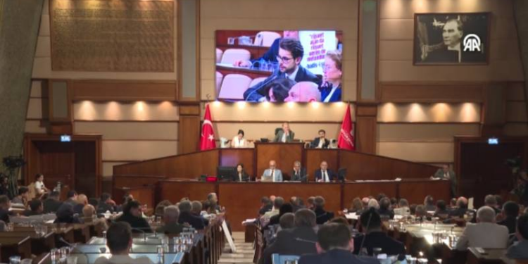 İBB, vakıf, dernek ve bakanlığa tahsis edilen bazı binaları geri aldı
