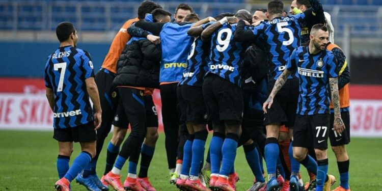Inter Son Dakikada Zirveyi Kaptı: Urawa'yı 2-1 Yıktı