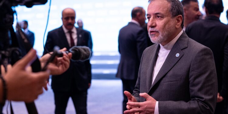 İran Dışişleri Bakanı Erakçi'den İstanbul'da Kritik Mesaj: 'Müzakereli Bir Çözüme Kesinlikle Hazırız'