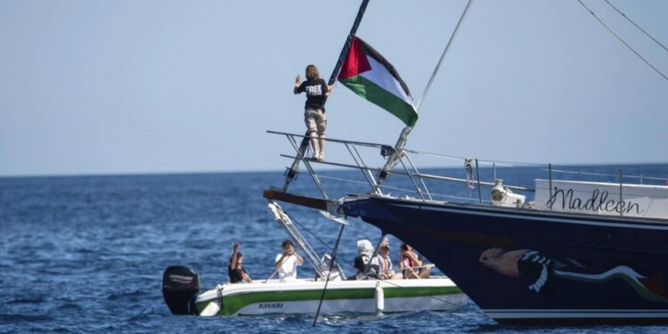 İsrail, Aktivistlerin Üzerine Kimyasal Döktü! Herkes Dehşete Düştü, O Sıvının İçinde Ne Var?