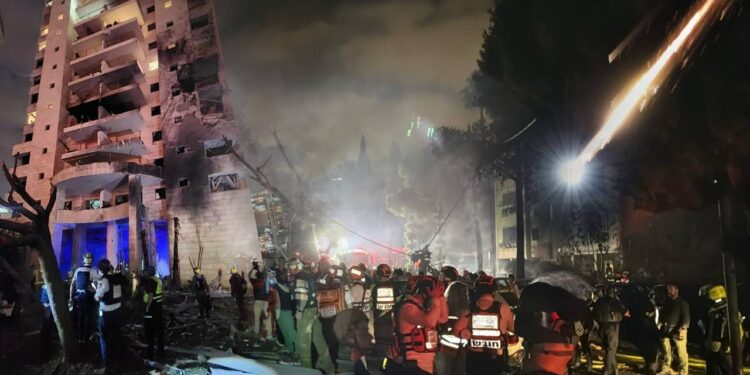 İsrail Yeni Saldırı Başlattı, İran'dan Misilleme Geldi! Hayfa ve Tahran Yangın Yerine Döndü