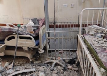 İsrail ordusu, Nasır Hastanesini hizmet dışı bırakmaya çalışıyor