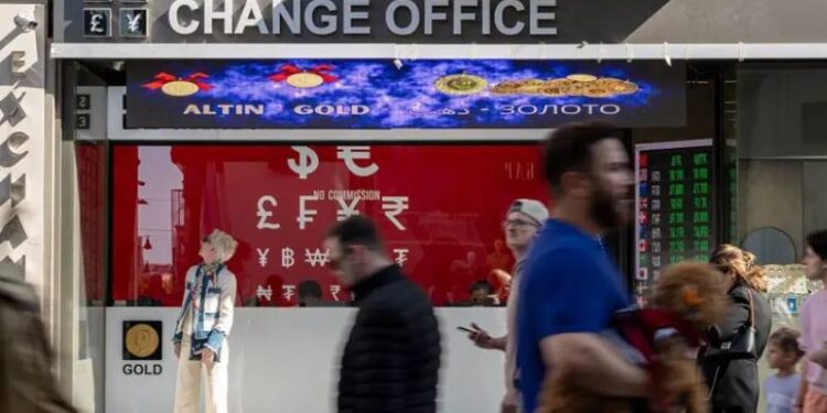 İsrail'in İran'a saldırıları altın ve petrol fiyatlarını nasıl etkileyebilir?