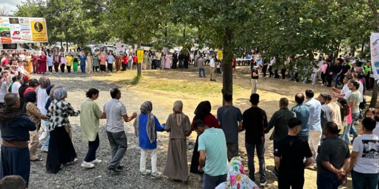 İstanbul'daki Wanlılardan şenlik: Barış için adımlar atılmalı