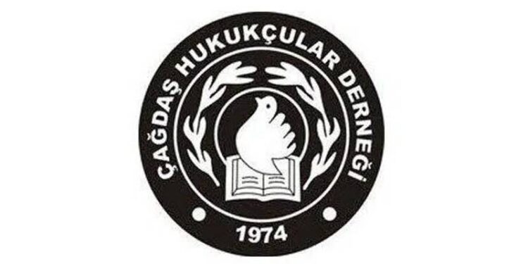 Kendini 'istihbarat görevlisi' olarak tanıtan kişilerce, Av. Direnç Yüksel'e sürdürülen ısrarlı tehditi paylaşıyoruz