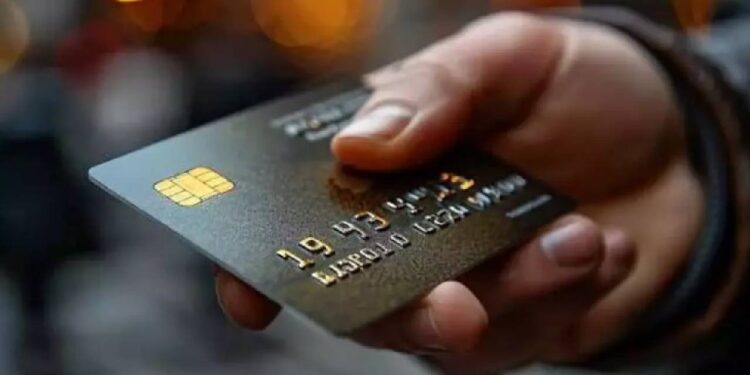 Kredi Kartı Kullananlar Dikkat! Bankalar Taksit Sayısını ve Nakit Avans Limitini Değiştiriyor