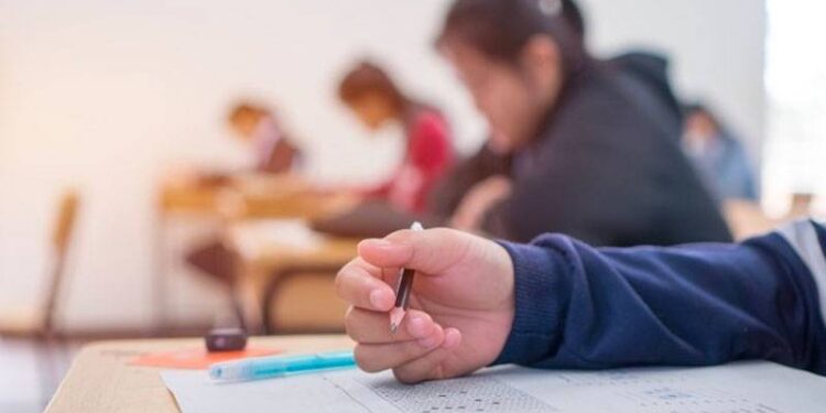 LGS'ye girecek öğrenciler için başarıya giden yol, aile desteğinden geçiyor