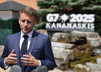 Macron’dan uyarı: “İran’da rejim değişikliği kaos getirir”