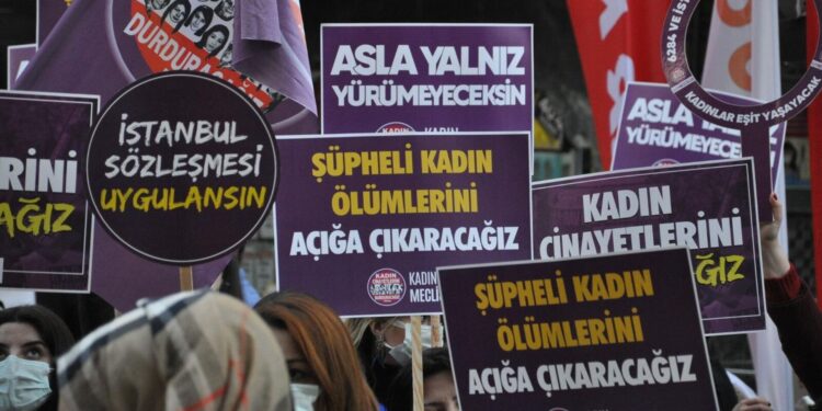 Mayıs ayında 21 kadın öldürüldü, 20 kadın şüpheli biçimde hayatını kaybetti