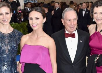 Medya Patronu Kesenin Ağzını Açtı! 4 Milyon Doları Gözden Çıkardı