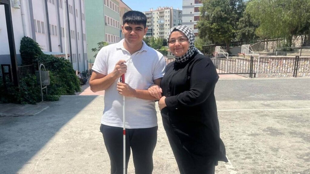 Mezun olduğum okula öğretmen olmak istiyorum