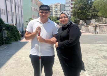 Mezun olduğum okula öğretmen olmak istiyorum