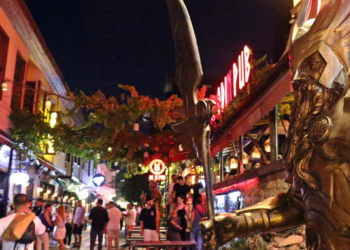 Ne Çeşme ne de Bodrum! 82 Kişilik Nüfusu Geceleri 10 Bin Oluyor… Tek Bir Sebebi Var