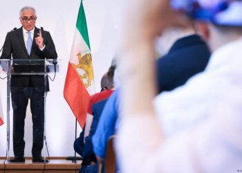 Oğul Pehlevi’den Hamaney’e çağrı: Görevden çekil