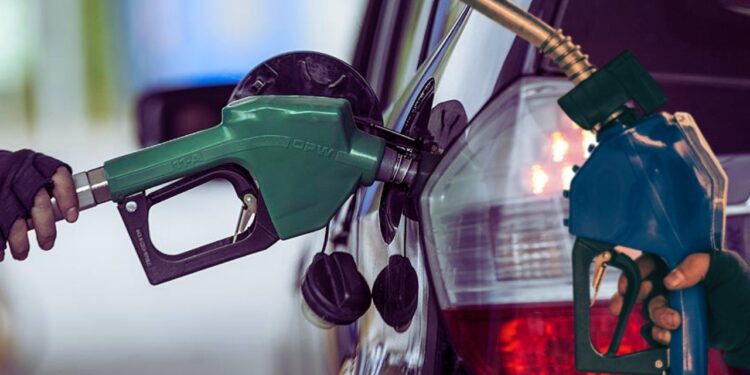 Ortadoğu Kaynıyor, Cebimiz Yanıyor! Akaryakıta En Büyük Zam Yolda