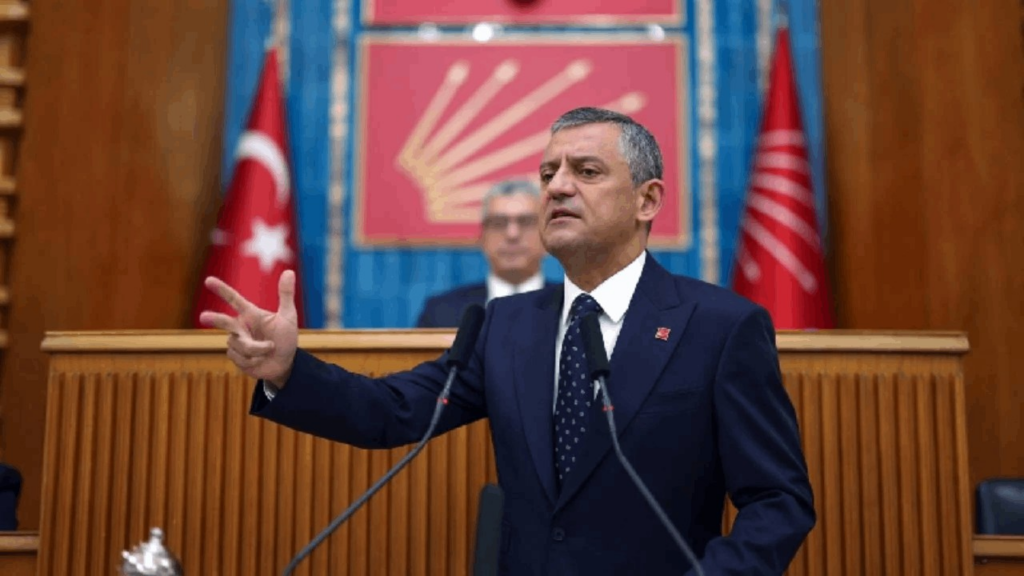 Özel'den Kurultay Davasının Ertelenmesinin Ardından İlk Açıklama