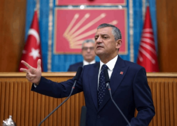 Özel'den Kurultay Davasının Ertelenmesinin Ardından İlk Açıklama