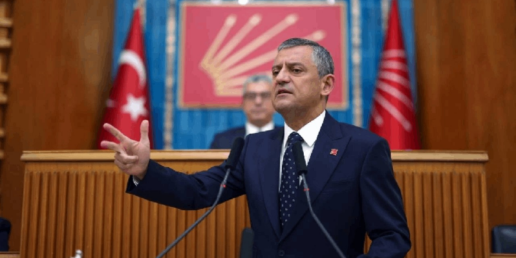 Özel'den Kurultay Davasının Ertelenmesinin Ardından İlk Açıklama