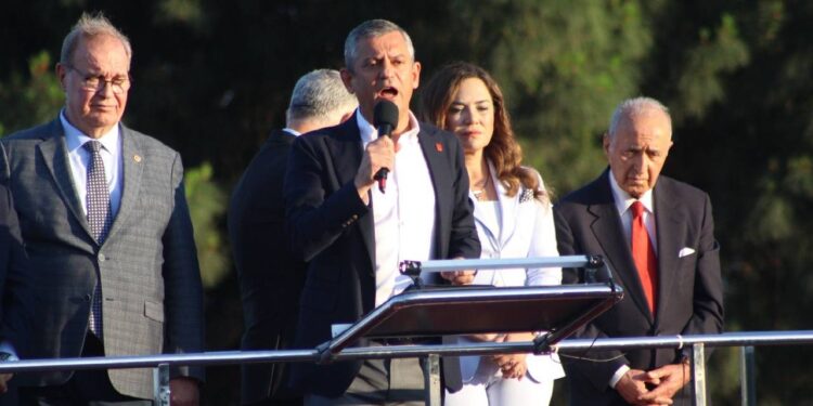 Özgür Özel'den Bir 'Kale' Çıkışı Daha!