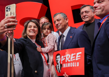 Özgür Özel’den ertelenen kurultay davası sonrası ilk açıklama