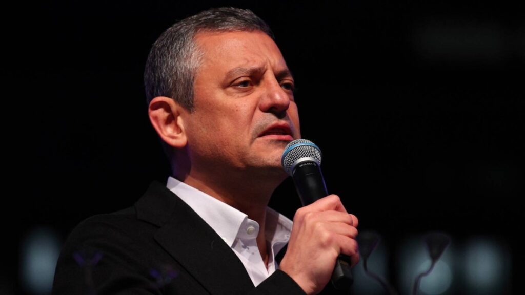 Özgür Özel'den kurultay davasına ilişkin açıklama