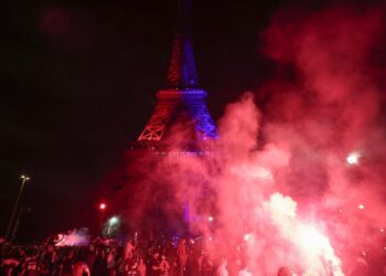 Paris'te 'Şampiyonluk' Kaosu! Sokaklar Yangın Yerine Döndü, Yüzden Fazla Kişi Gözaltında