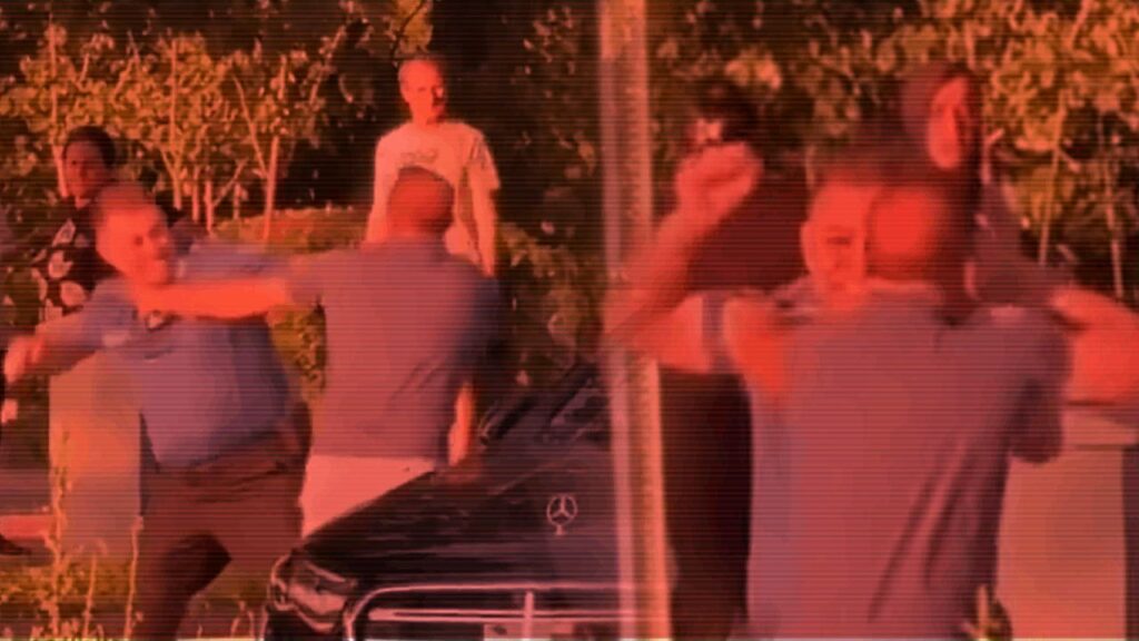 Polisin de Karıştığı Yumruklu Kavgaya Emniyetten Açıklama