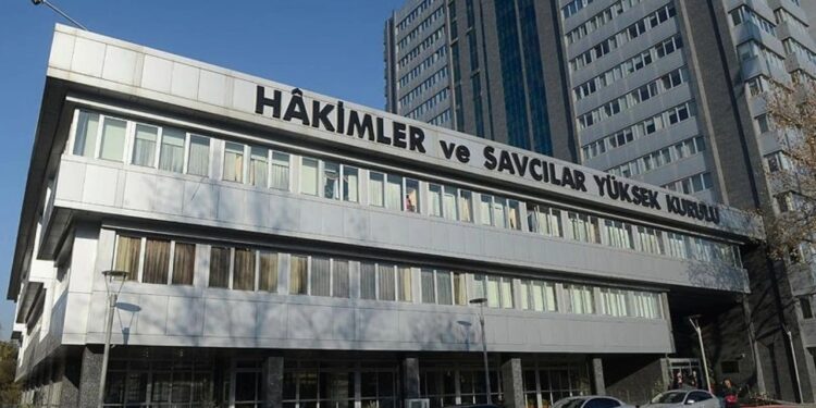 Resmi Gazete'de Yayımlandı! Binlerce Hakim ve Savcının Görev Yeri Değişti