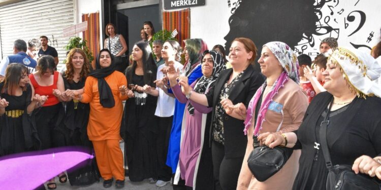 Rezan’da Arî Kültür Merkezi Açıldı