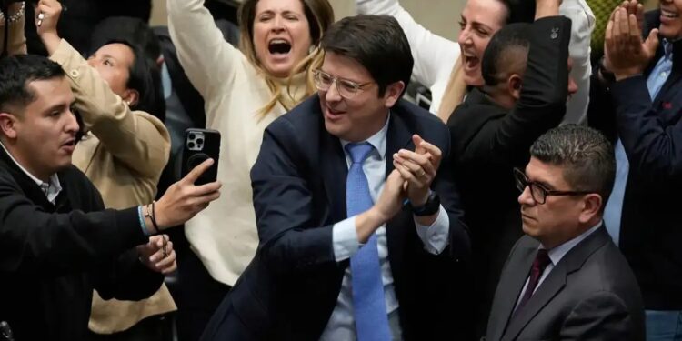 Seçim Öncesi Genç Lidere Kanlı Pusu! Ülke Alarma Geçti