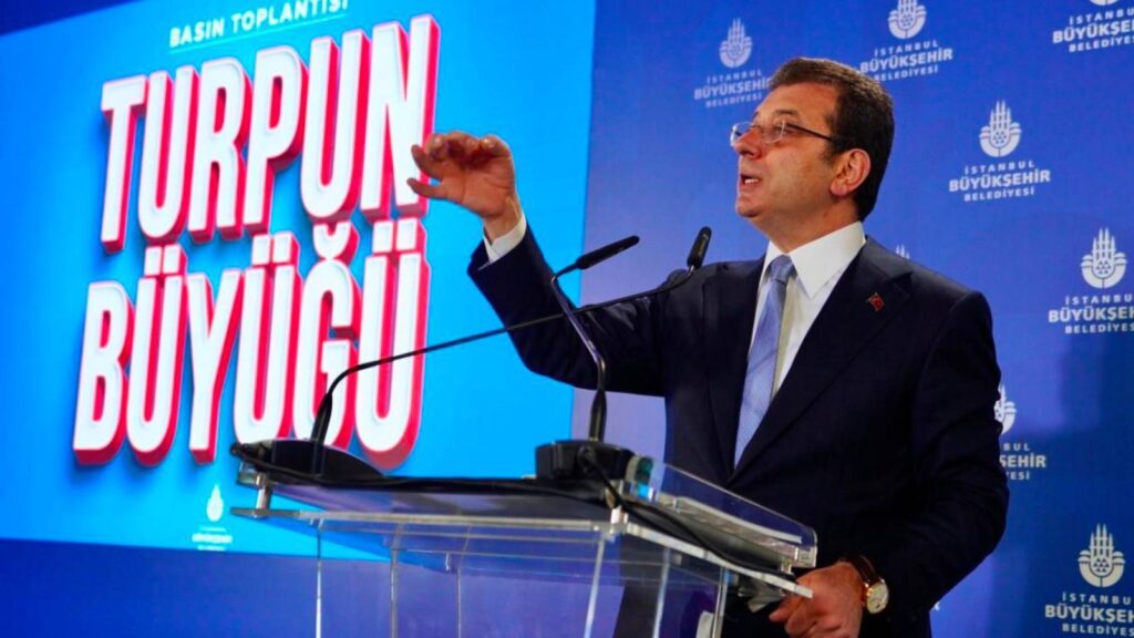 Seçimle alamadıkları belediye başkanlıklarını milletin iradesini gasp ederek ele geçiriyorlar! Utanmıyorlar, sevinç çığlıklarıyla kutluyorlar!