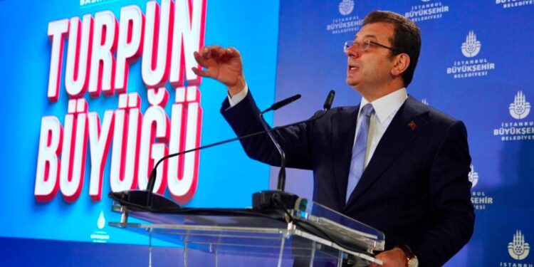 Seçimle alamadıkları belediye başkanlıklarını milletin iradesini gasp ederek ele geçiriyorlar! Utanmıyorlar, sevinç çığlıklarıyla kutluyorlar!