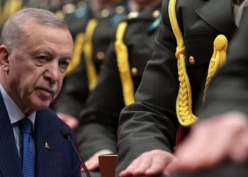 TBMM'de Kabul Edildi: TSK'da Rütbe Bekleme Sürelerini Cumhurbaşkanı Belirleyebilecek