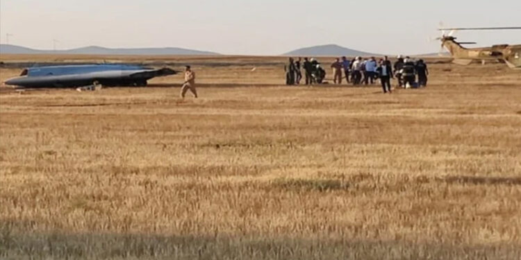 TUSAŞ'ın tatbikatında ANKA-3 İHA'sı acil iniş yaptı