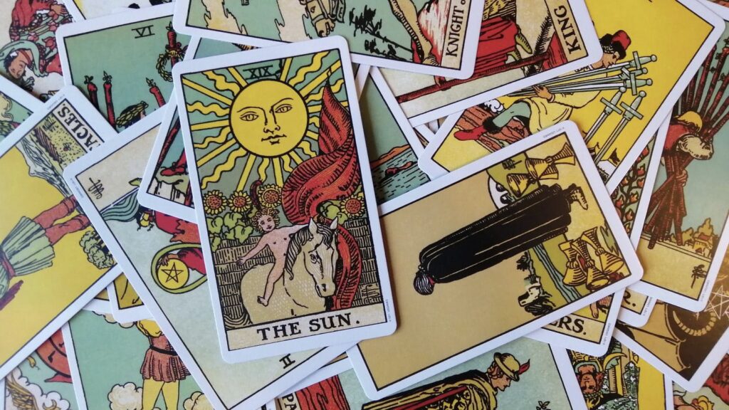 Tarot falı bakan medyuma 863 bin lira para cezası!