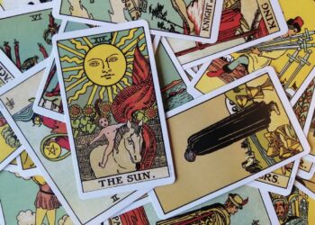 Tarot falı bakan medyuma 863 bin lira para cezası!